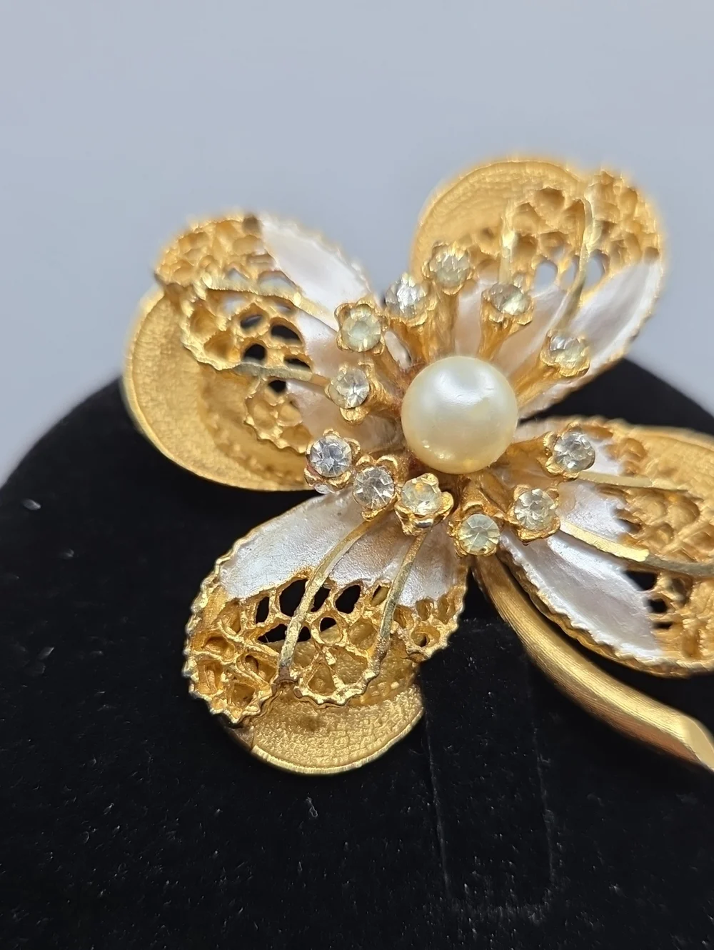BSK Gold-Tone Four Leaf Clover Pearl & Crystal Brooch - Women Jewelry